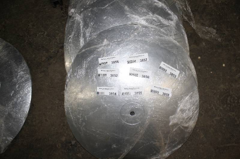 lot 3851 image: 1- 18-inch Aluminum Unfinished Base -New
