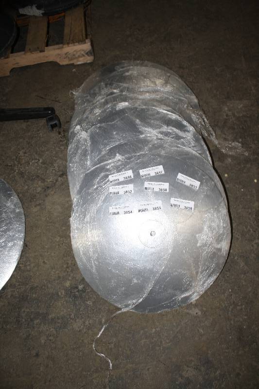 lot 3853 image: 1- 18-inch Aluminum Unfinished Base -New