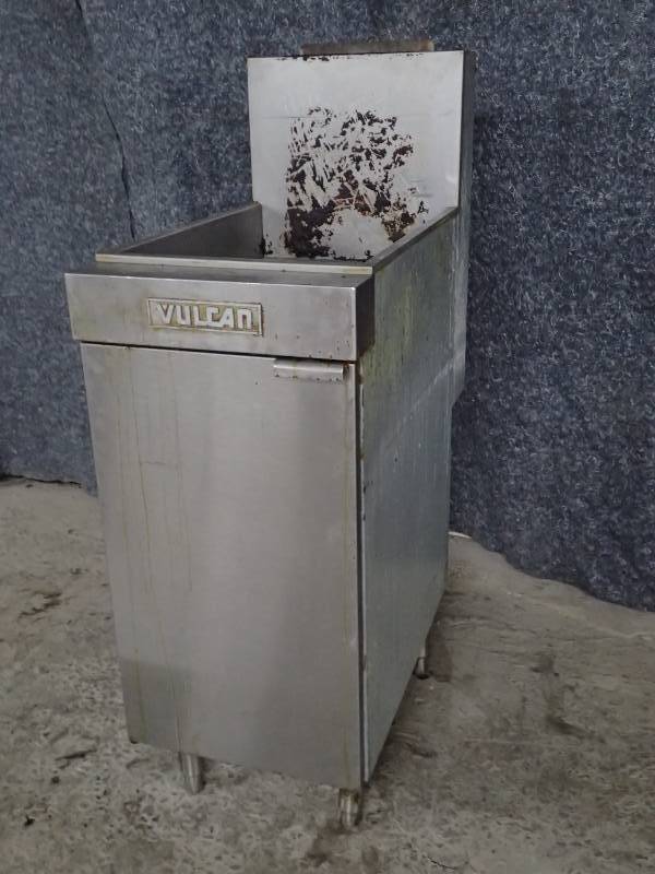 lot 3704 image: Vulcan Natural Gas 35lb Fryer