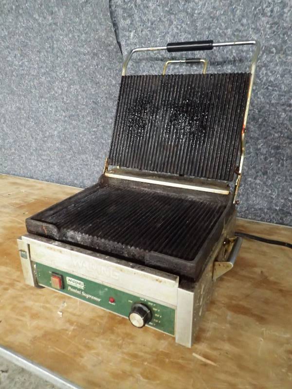 lot 3715 image: Waring Commercial Panini Press