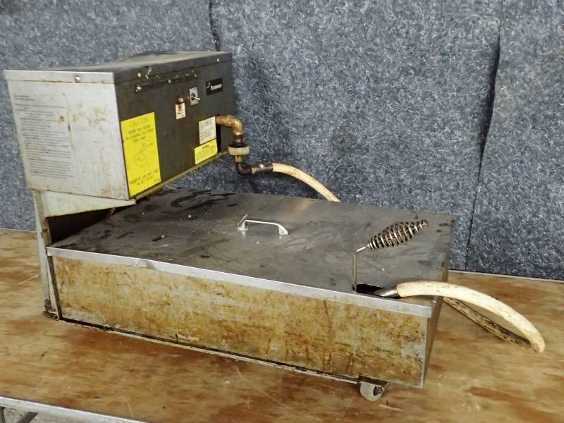 lot 3737 image: Frymaster Grease Filtering Machine