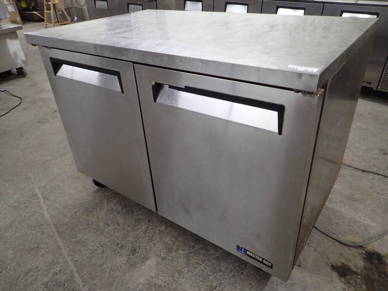 lot 3878 image: Master Bilt Work Top Cooler