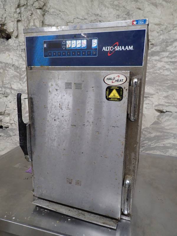 lot 3884 image: Alto-Shaam Half Size Cook and Hold Oven