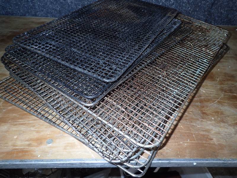 lot 3890 image: Lot of Half Size and Full Size Cooling Racks for Sheet Pans