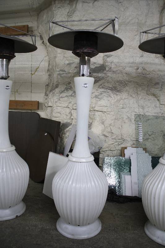 lot 3863 image: Kindle Patio Heater