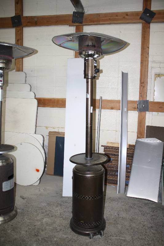 lot 3870 image: Patio Heater