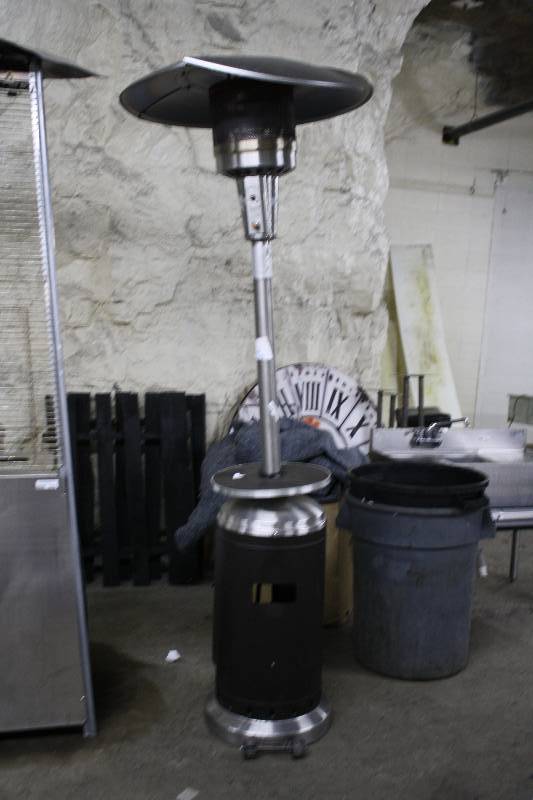 lot 3391 image: Patio Heater