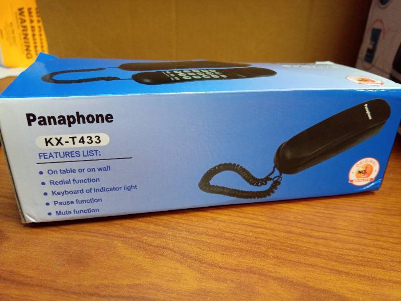 lot 1189 image: Panaphone KX-T433 slim corded telephone Retail $18.99