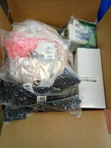 lot 1017 image: Mixed Lot Odds & Ends with pictures box size is 12 x 12 x 8