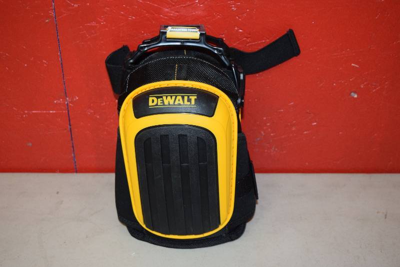 lot 22 image: Pair DeWalt Heavy Duty Knee Pads