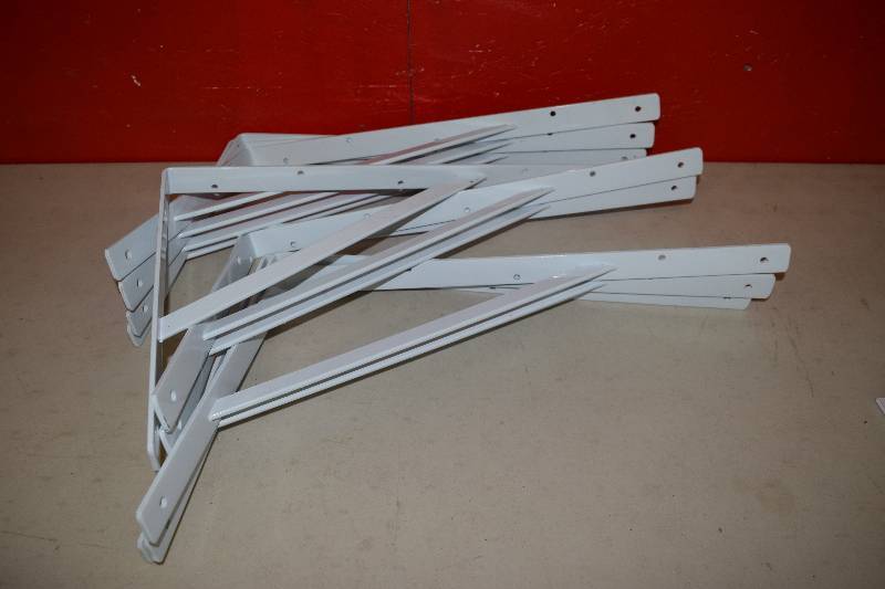 lot 54 image: 10 Knape & Vogt Shelf Brackets