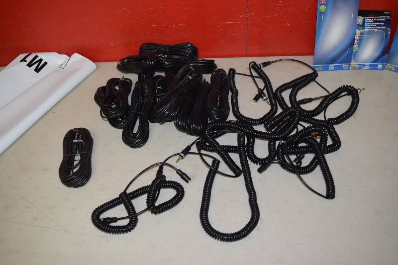 lot 84 image: 22 Monster Stereo Plug Cables