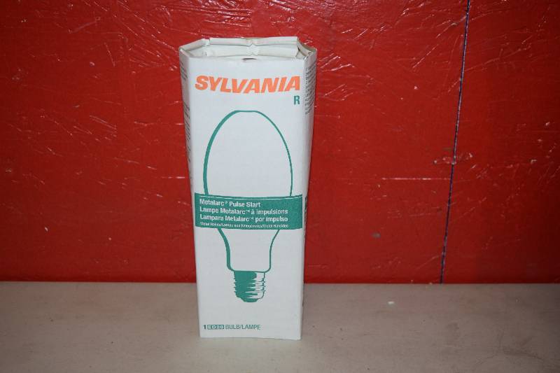 lot 166 image: 6 Sylvania Bulbs Metalarc Pulse Start