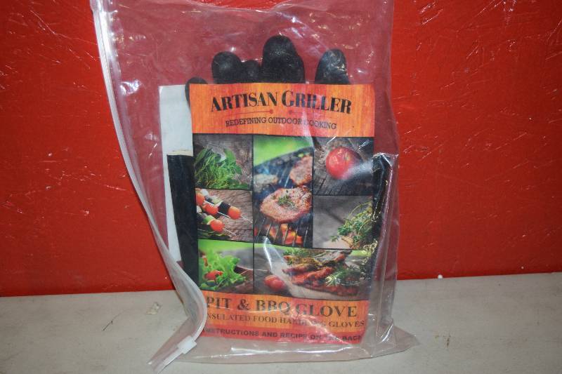 lot 174 image: Pair Artisan Griller Ultimate Pit Gloves