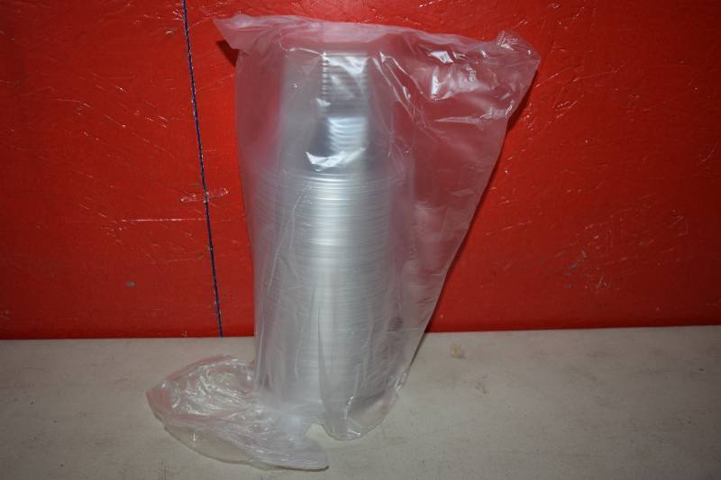 lot 183 image: 500 Solia Plastic Cups with Lids