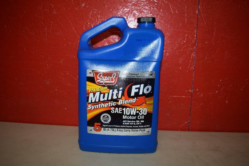 lot 197 image: 5 Quarts Super S Multi-flo Synthetic Blend Oil