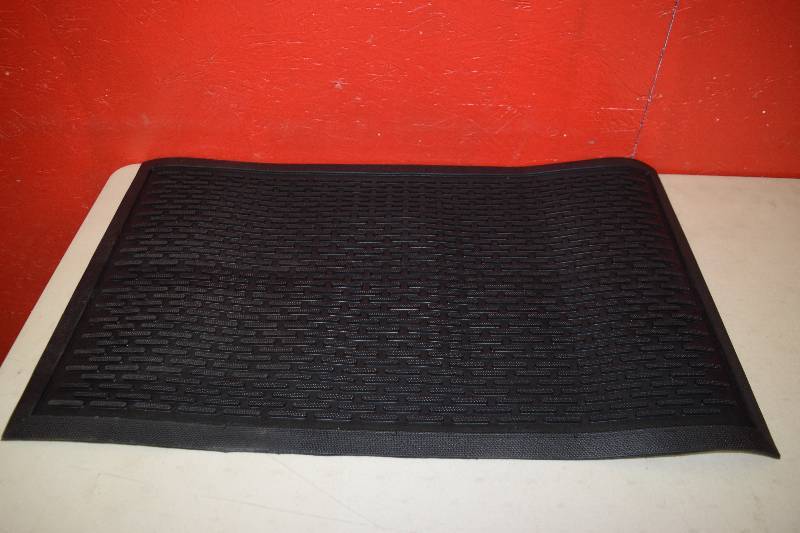 lot 265 image: Rubber Mat