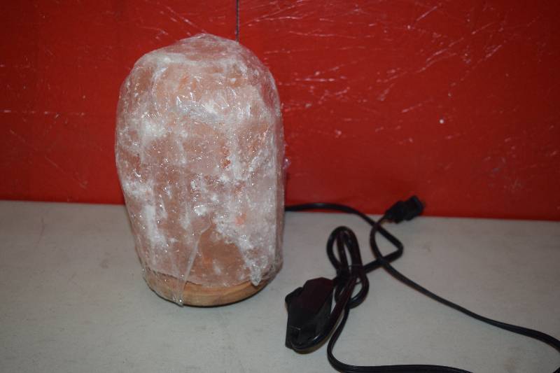 lot 295 image: Himalayan Salt Lamp