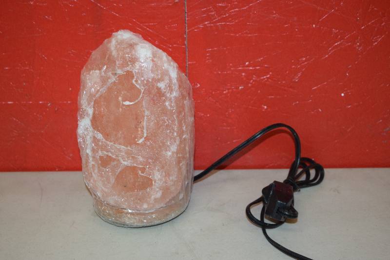 lot 296 image: Himalayan Salt Lamp