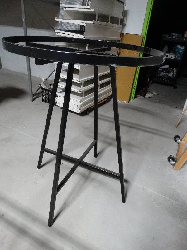 lot 255 image: Round folding clothes rack