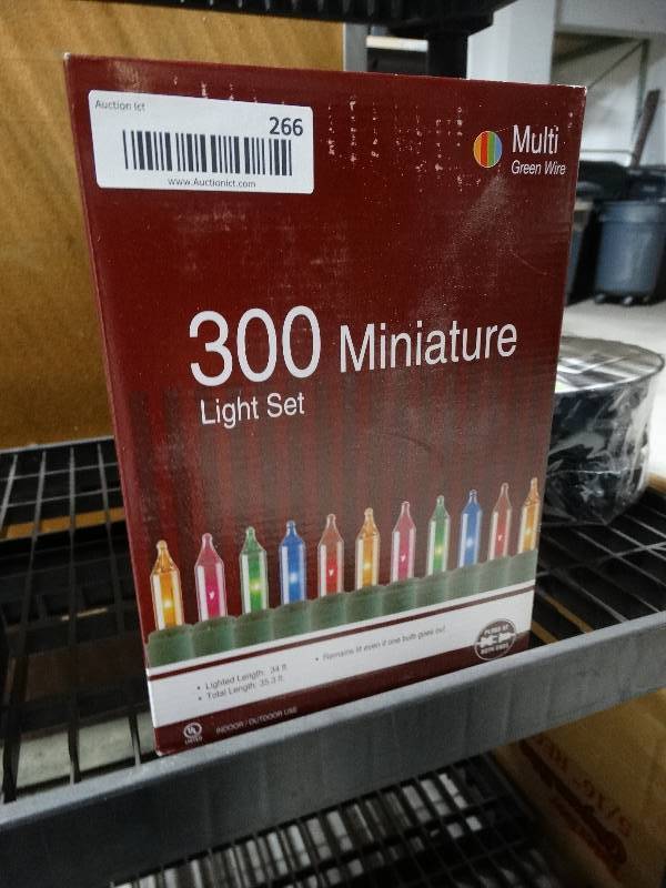 lot 266 image: New in box 300 miniature light set