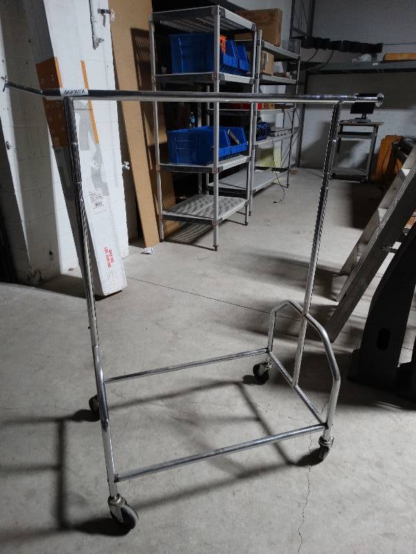 lot 275 image: Metal clothes rack on wheels