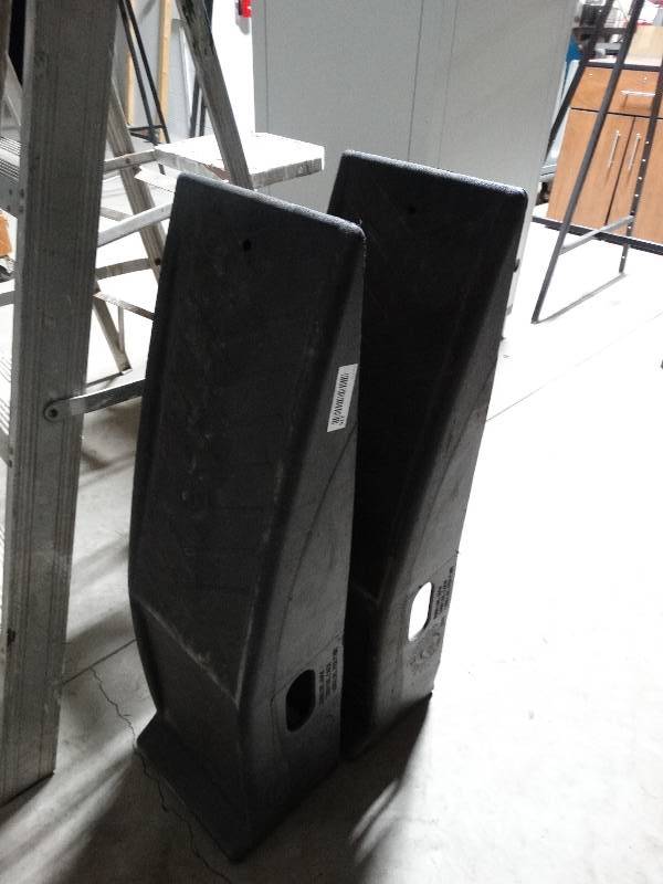 lot 276 image: Pair of car ramps- 2000 lb capacity per ramp
