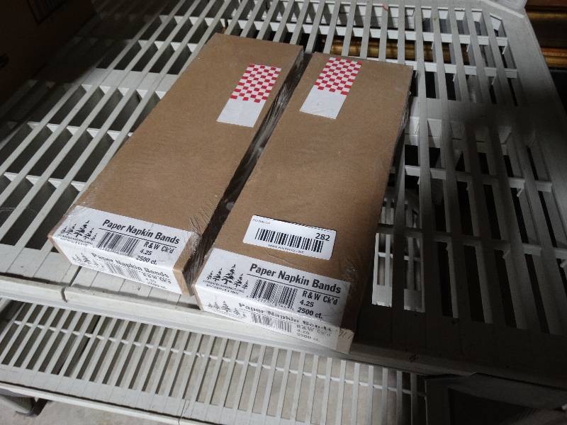 lot 282 image: 5000 paper napkin bands