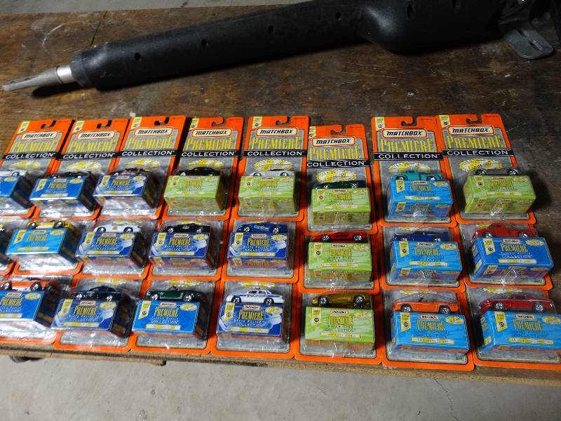 lot 287 image: 24 collectible Matchbox Premiere collection die cast cars in packages