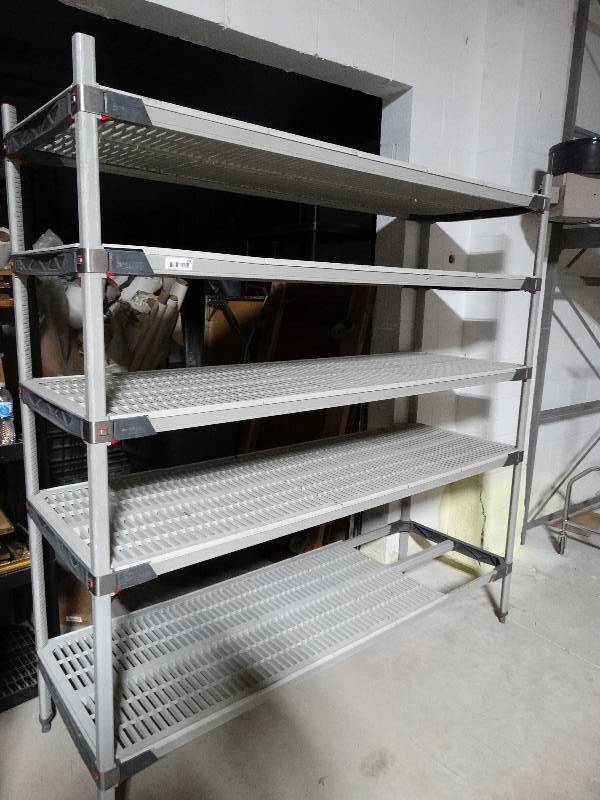 lot 289 image: Metro-Max commercial plastic metro rack