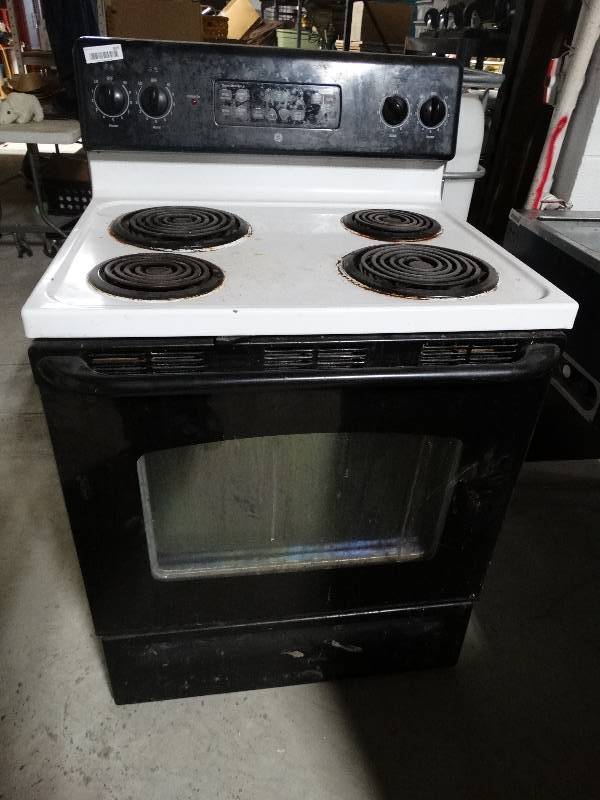 lot 309 image: GE electric range