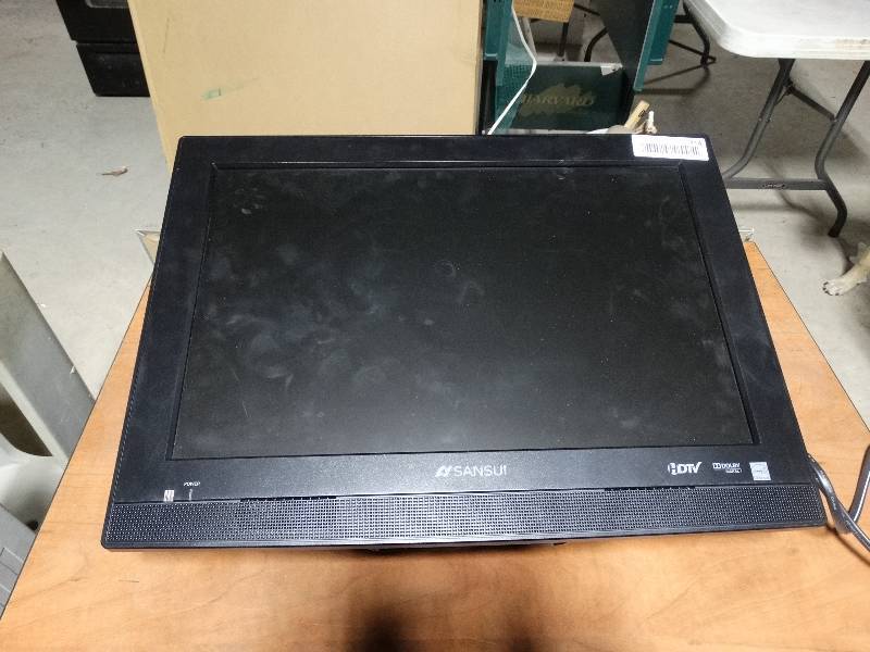 lot 314 image: Sansui 19 LCD TV w wall mount