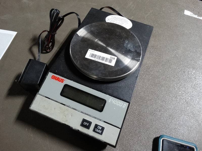 lot 328 image: Ohaus E4000D digital scale