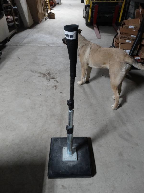 lot 355 image: Champro sports adjustable T-ball stand