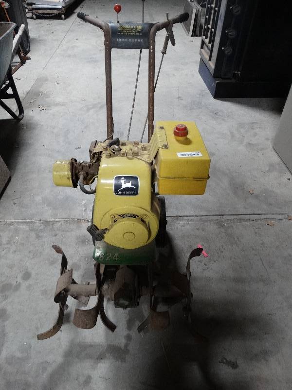 lot 370 image: John Deere 624 rototiller