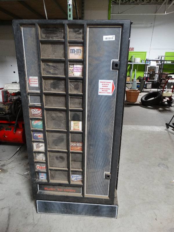 lot 380 image: WCI candysoda vending machine combo