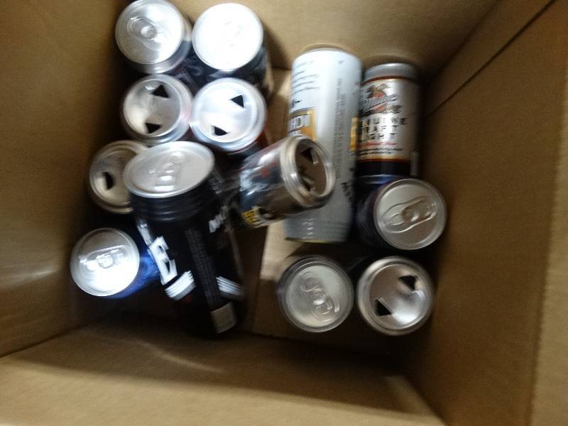 lot 413 image: Lot of various old beer cans- empty