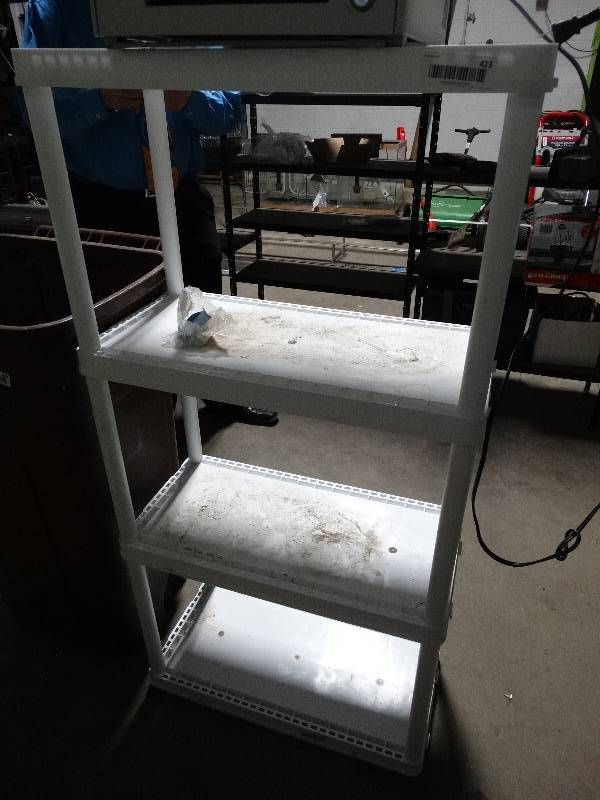lot 423 image: Plastic shelf unit