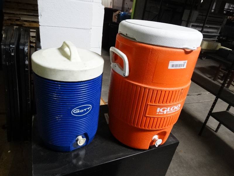 lot 429 image: 2 drink coolers