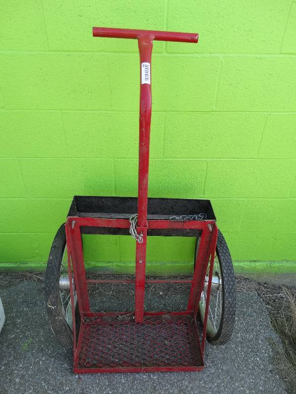 lot 447 image: Very nice looking torch cart