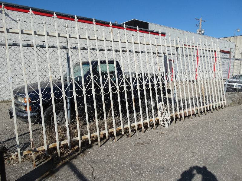 lot 449 image: Large custom made fence panel- 245 long x 93 tall