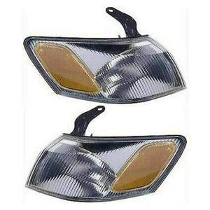 lot 29797 image: For 1997 1999 Toyota Camry Pair Signal Lights Driver and Passenger Side Sedan  TO2530126 TO2531126  81520 AA010 81510 AA010