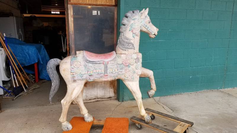 lot 3989 image: Wooden Horse 5 x 5