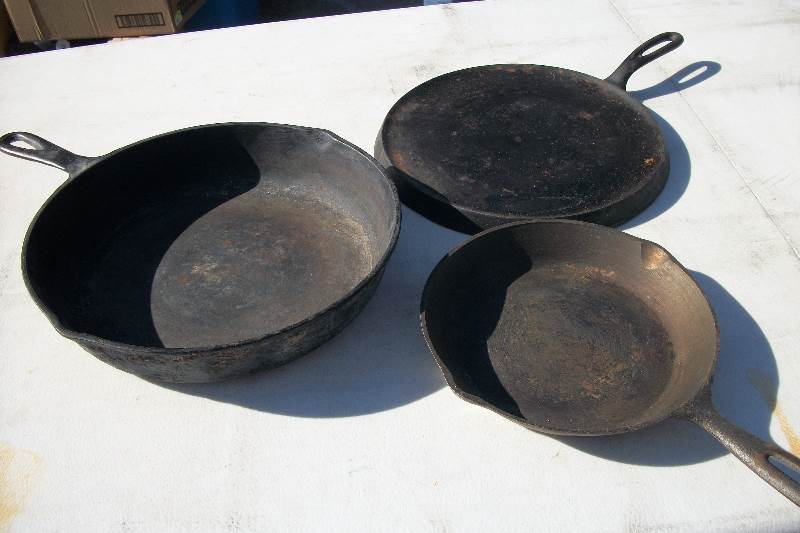 lot 9157 image: cast iron skillets