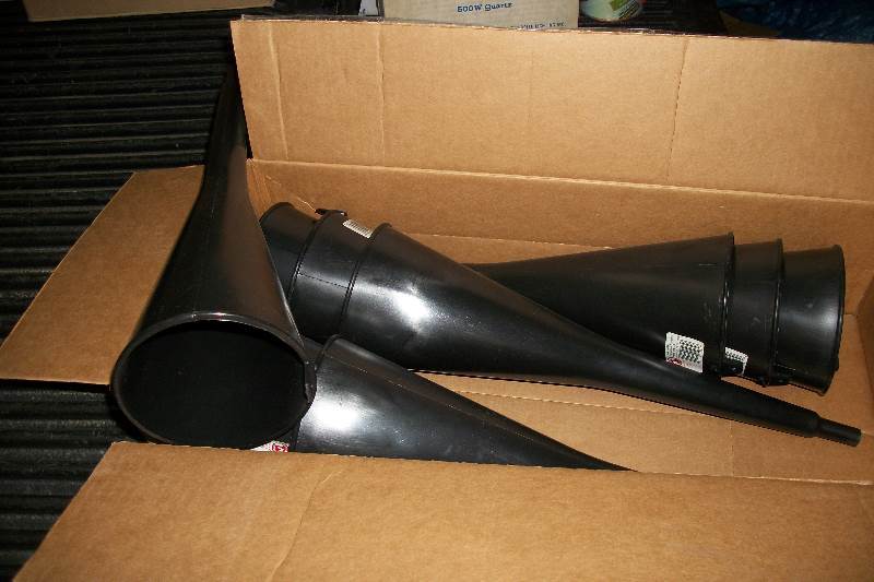lot 9185 image: 9 automotive fluid funnels