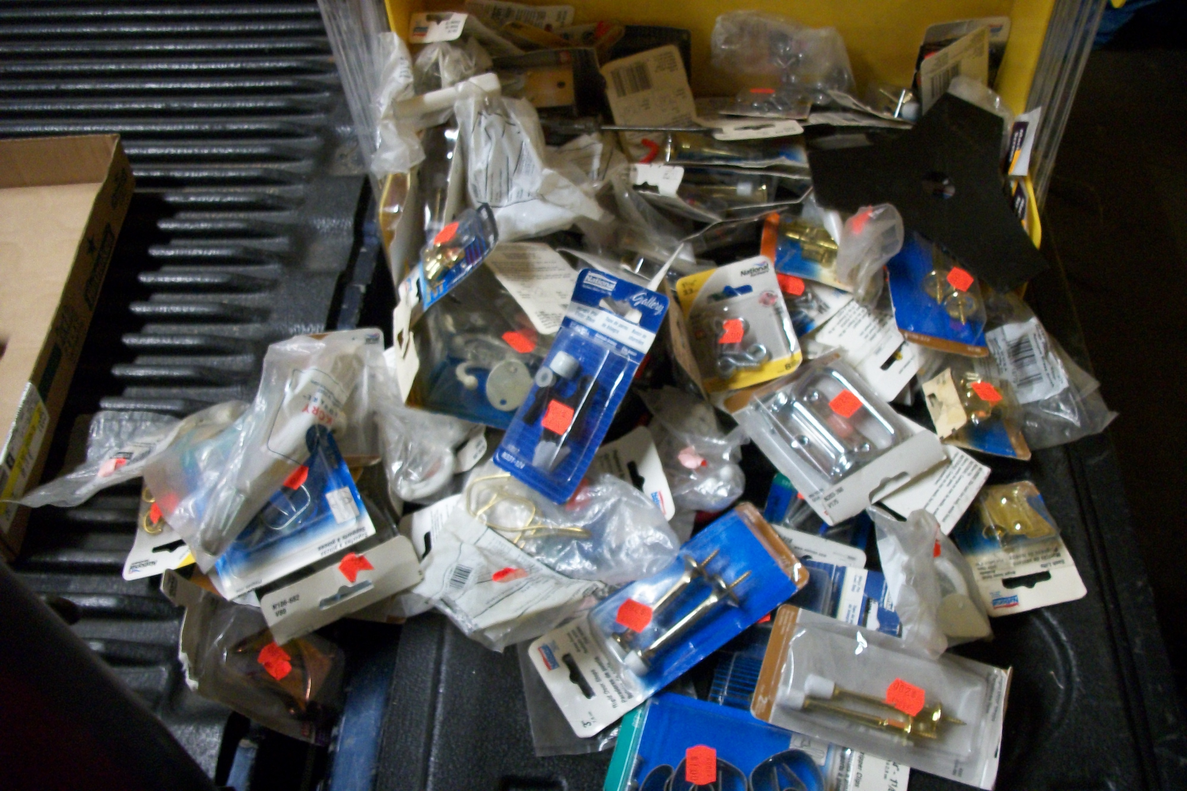 lot 9203 image: hardware lot