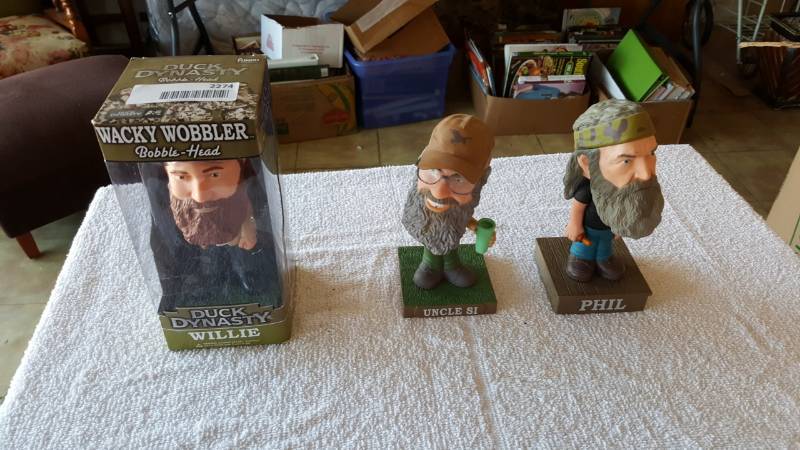 lot 2274 image: Set of Duck Dynasty Bobble Heads