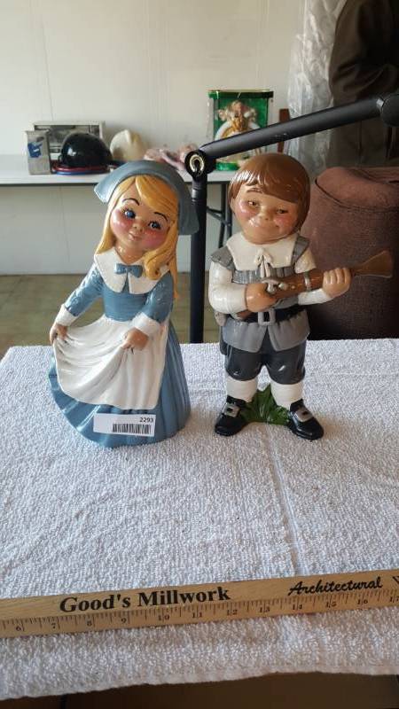 lot 2293 image: Ceramic Boy and Girl  Pilgram