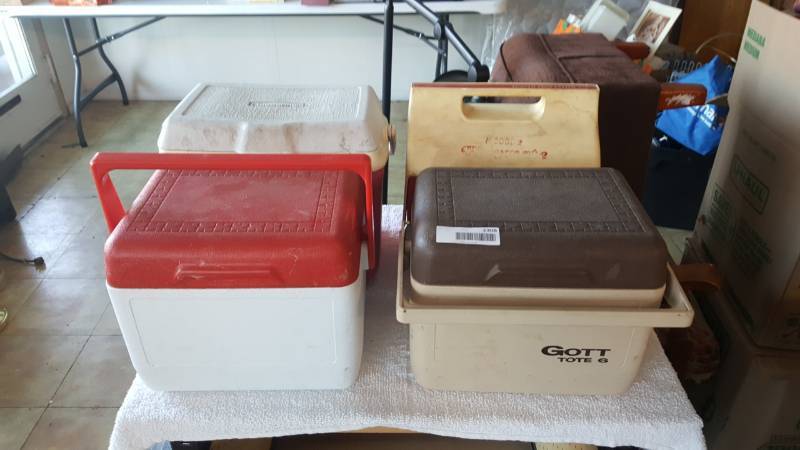 lot 2308 image: Personal Size Cooler Lot