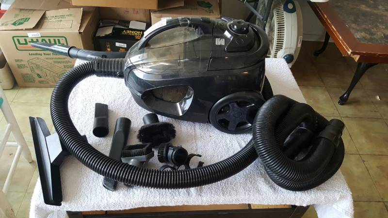 lot 2318 image: Kenmore Vacume